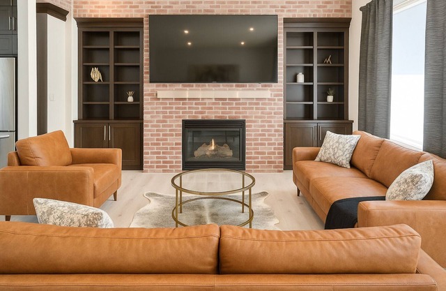 *RARE FIND* LUXURY INNER CITY HOME