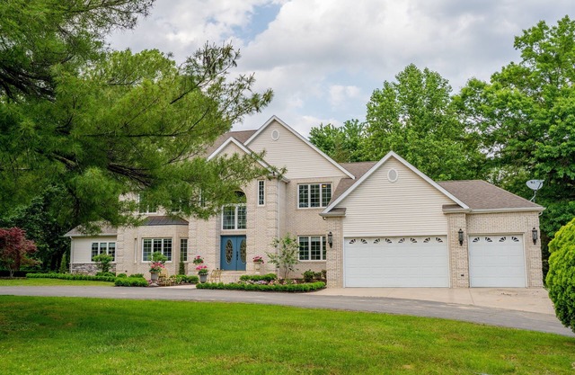 Contemporary & Charismatic 5 Bedroom Home