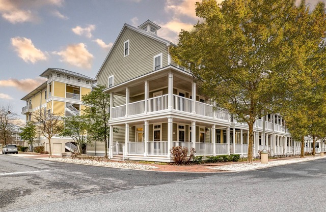💥💲Rates Reduced! Sunset Island 6 Canal Side Mews West -Never Rented Before!
