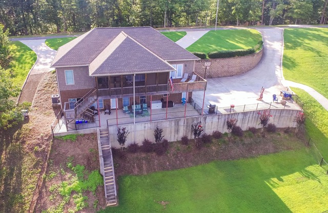 Raven's Nest - Adorable Lake Home - Pet friendly!