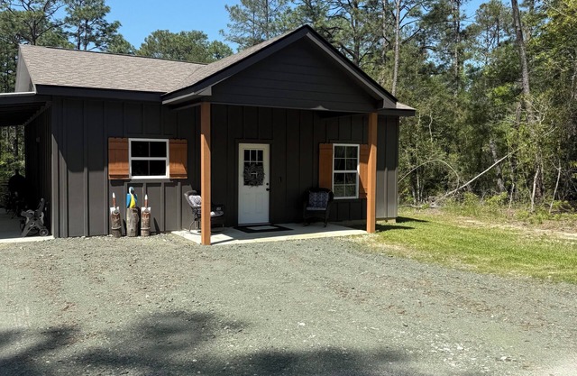 Rayburn Resort Retreat ~ Sleeps 6 w/ Covered Boat Parking