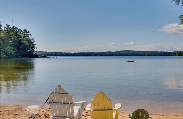Raymond Getaway w/ Private Beach & Boat Dock!