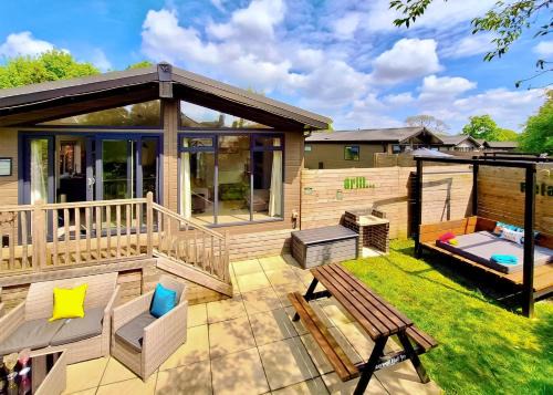 Raywell Hall Country Lodges