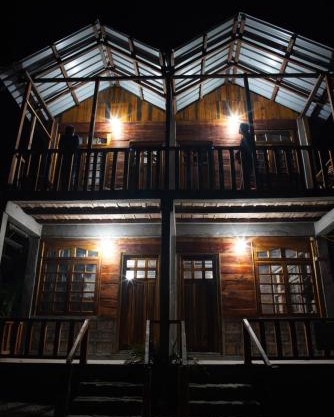 REACH DESTINATION RESORT, Riverside Homestay & Camping