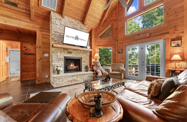 Belle cabine de Branson Bear Pet Friendly - bain à remous privé!