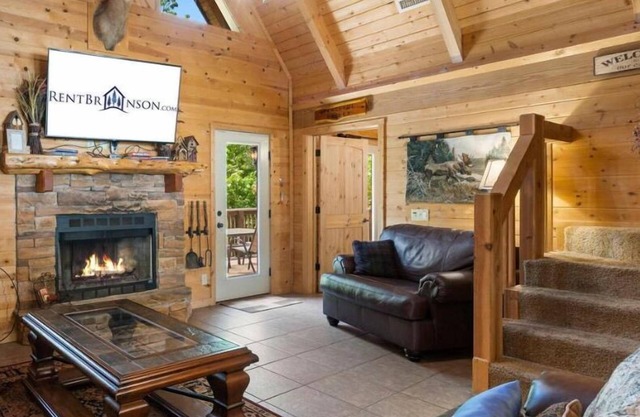 Cabane en rondins avec bain à remous! Caribou Canyon Lodge!