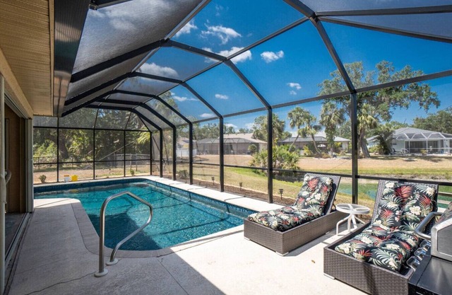 Rebel Turtle Cove-Pool home