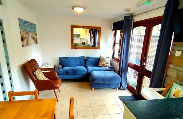 Rebels Retreat - 2-Bed Chalet nr St Ives & Hayle