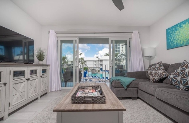 Recent Renovated Apartment in Seven Mile Beach