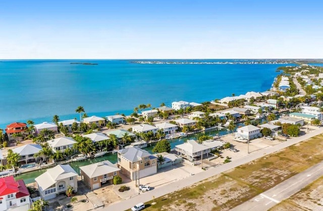 Recently Renovated Home With Deepwater Canal