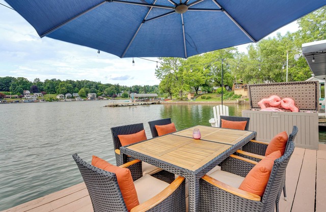 Recently Renovated Harveys Lake Retreat w/Dock!