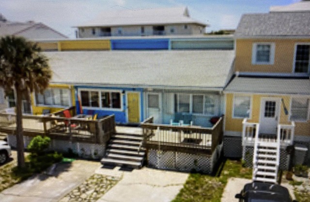 Recently updated Townhouse near beach
