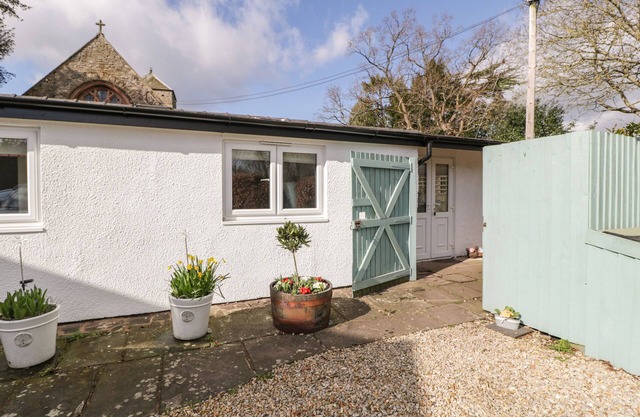 Cottage Rectory, ABERGAVENNY