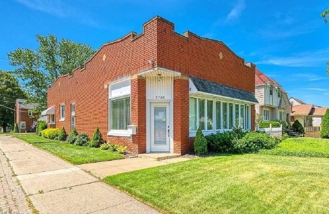 Red Brick Chalet--20 min to CCF/UH Main Campus & Downtown!