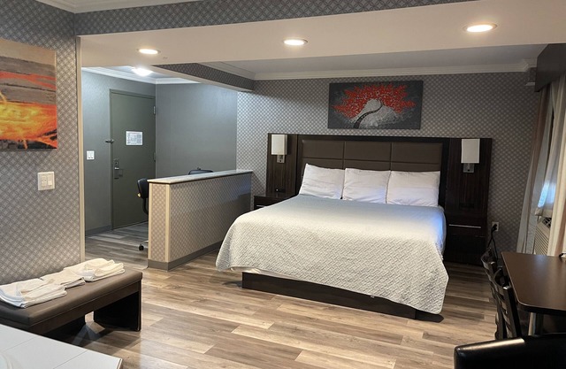 Red Carpet Inn Elmwood Park