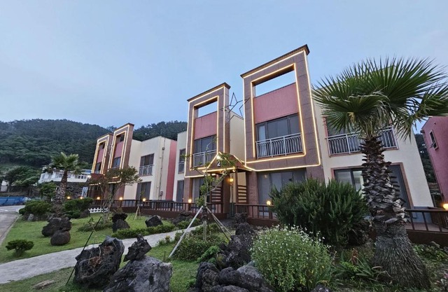 Red Castle Pension