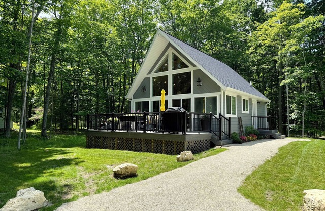 Red Cherry Woods Cottage 🍒 New Construction!