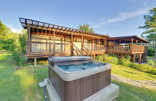 Red River Gorge Cabin: Hike + Relax!