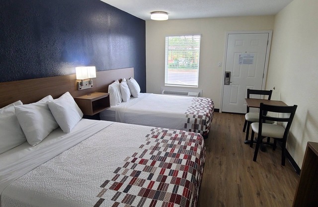 Red Roof Inn Byron