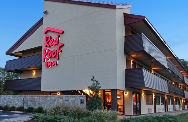 Red Roof Inn Hampton Coliseum & Convention Center