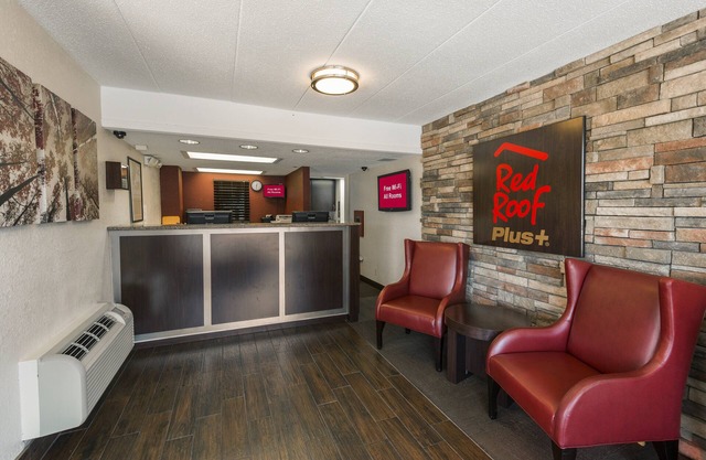 Red Roof Inn PLUS+ St Louis - Forest Park/ Hampton Ave