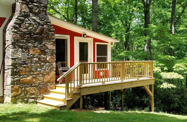 Redbird Cottage à Gerton, NC