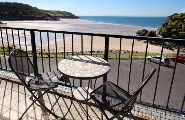 Avec une vue imprenable, les appartements Redcliffe sont dans un endroit idéal surplombant la baie de Caswell avec ac privé