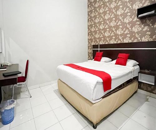 RedDoorz at Lucky Inn Panakukkang Makassar
