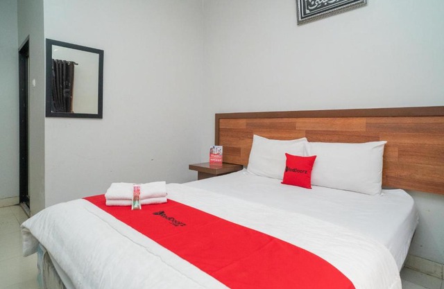 RedDoorz Syariah Near Tugu Dodol Kandangan