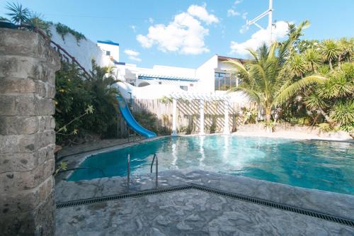 RedDoorz @ Yahweh Spring Retreat & Resort Laguna
