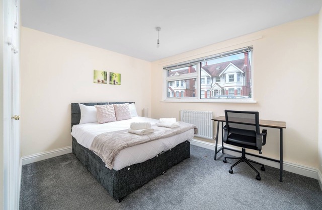 Redhill Retreat - Cozy 2 Bedroom Apartment