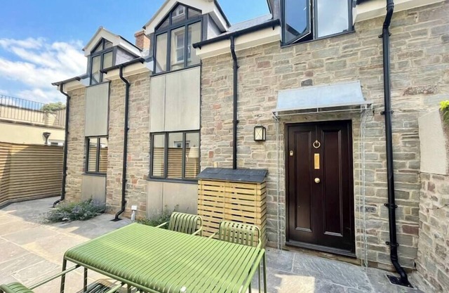 Redland Suites - The Mews
