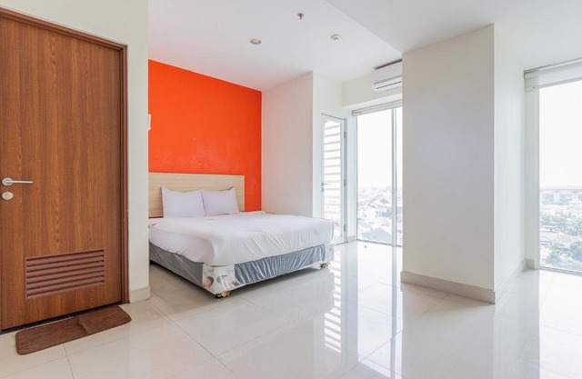 RedLiving Apartemen Grand Kamala Lagoon - Rooms 911 Tower Barclay South with Netflix