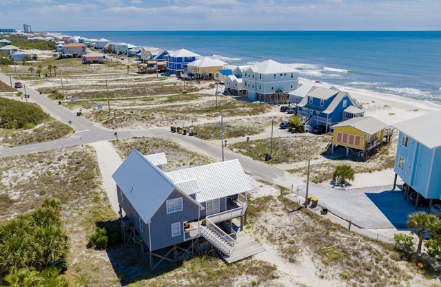 Sandy Pause - Pet Friendly - 4/3.5 - Golf Cart