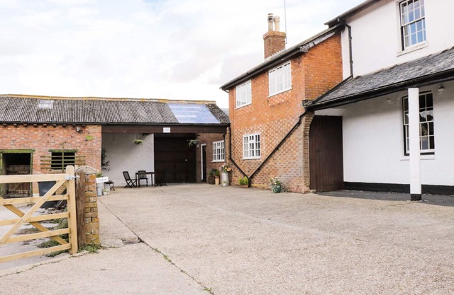 Redwood Cottage, KIMBOLTON