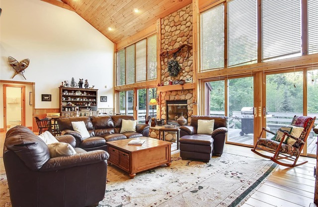 Grande maison unique, proche de Trapp Lodge, assez grande pour les familles et les amis