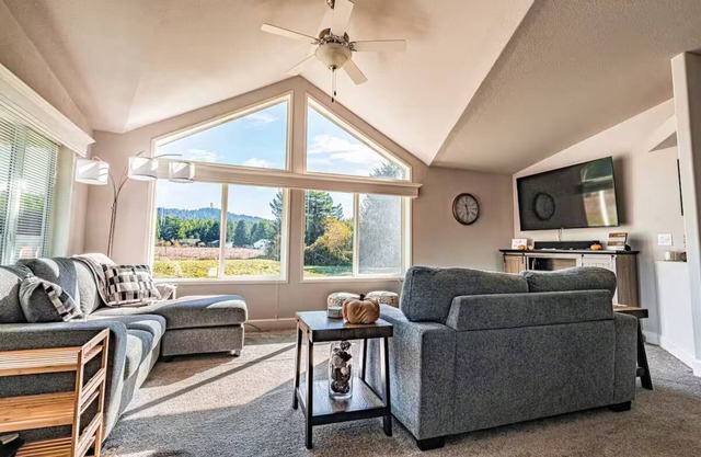 Redwood Retreat - Crescent City