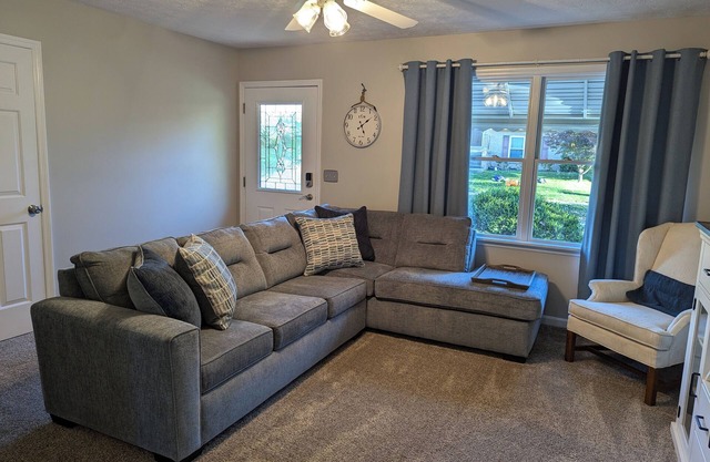 Redwood Retreat in Dry Ridge, KY Minutes from Ark and Wedding Venues