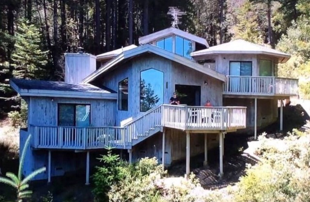 Charmante maison dans les Redwoods avec vue sur l'océan