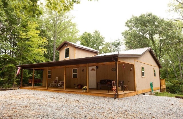 Reece Ridge Cabins. Profitez A, séjour tranquille de détente au premier ministre la cabine de l'Espace.