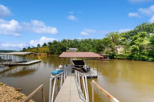 Reel Good Time Lakehouse