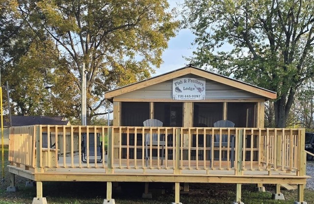 REELFOOT LAKE ☆☆ Charming 2 BR mobile home & adj. cabin with a beautiful view!!