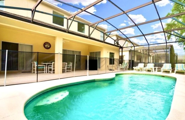 Ref 33. Stunning 6 Bed villa, pool, hot tub