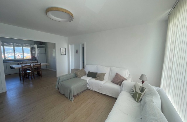 Refurbished house 7 minutes walk from the beach, overlooking the Ria de Arousa.