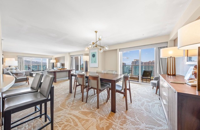 33e étage RARE Executive Suite 2BR / 2. 5BA avec cuisine et buanderie, réservez dès maintenant!