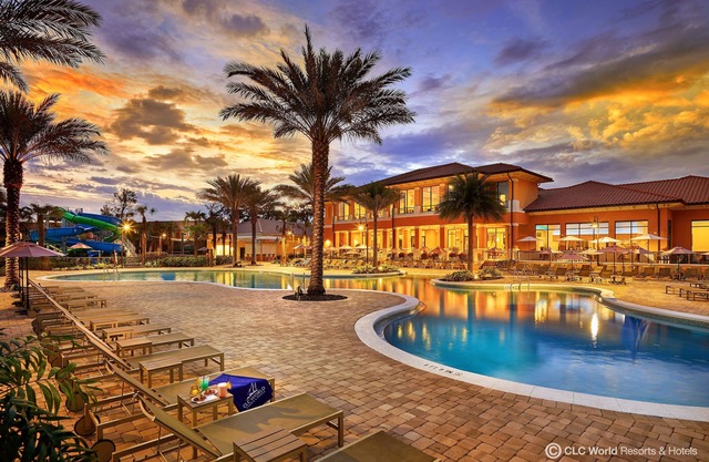 Regal Oaks Resort Vacation Townhomes by IDILIQ
