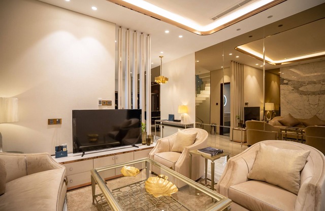 Regal Lakeside House Danang