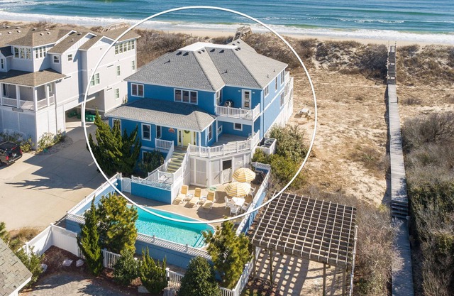 Regal Retreat: Oceanfront Home, 7 Bedrooms, Large Private Pool