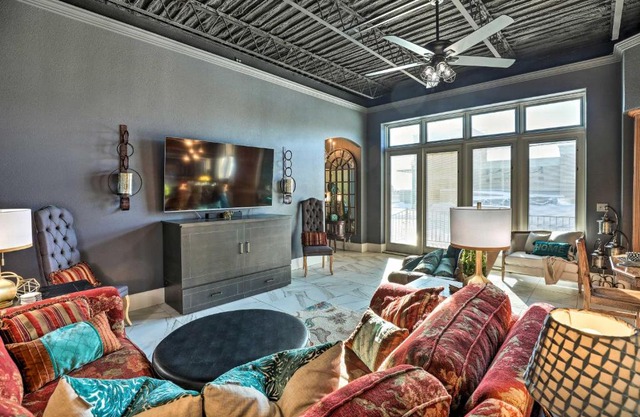 Regal River Retreat in the Heart of Yankton!