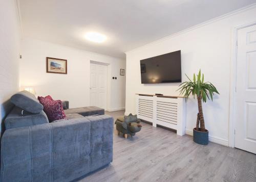 Regent House - Holiday Home With Free Parking - 5 Minutes Drive to Coop Live Arena, Etihad Stadium & Manchester City Centre